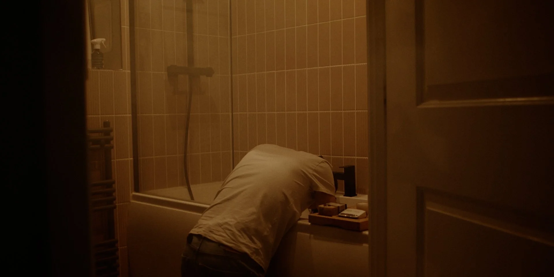 INSANE_Still_010.jpg