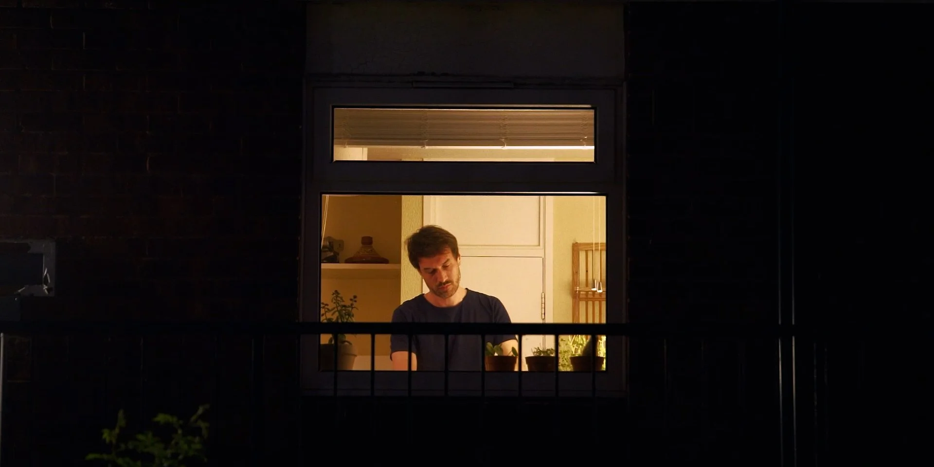 Huego_Still_004.jpg