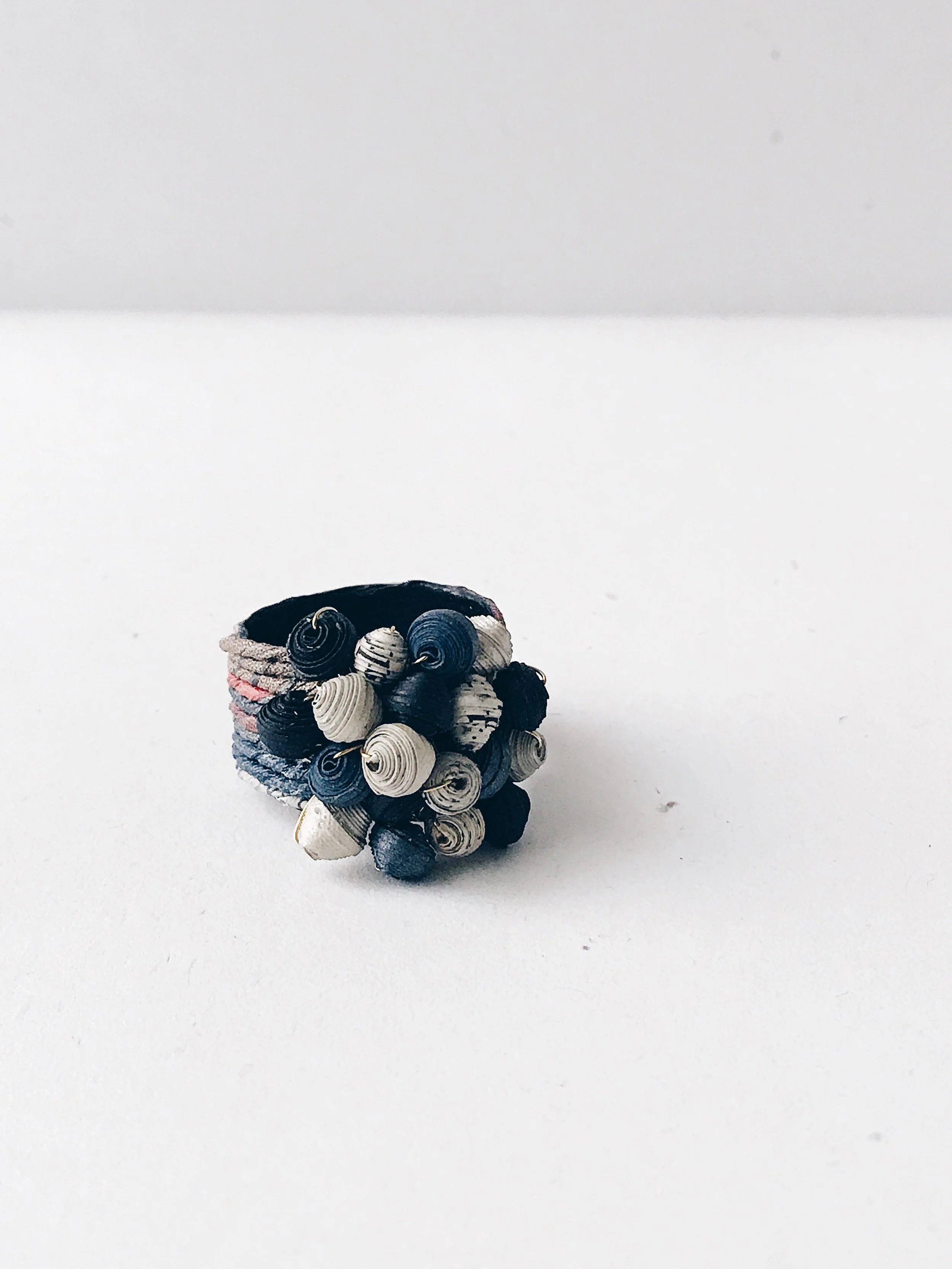 rummy-lunar-anello-cartalana-02.jpeg