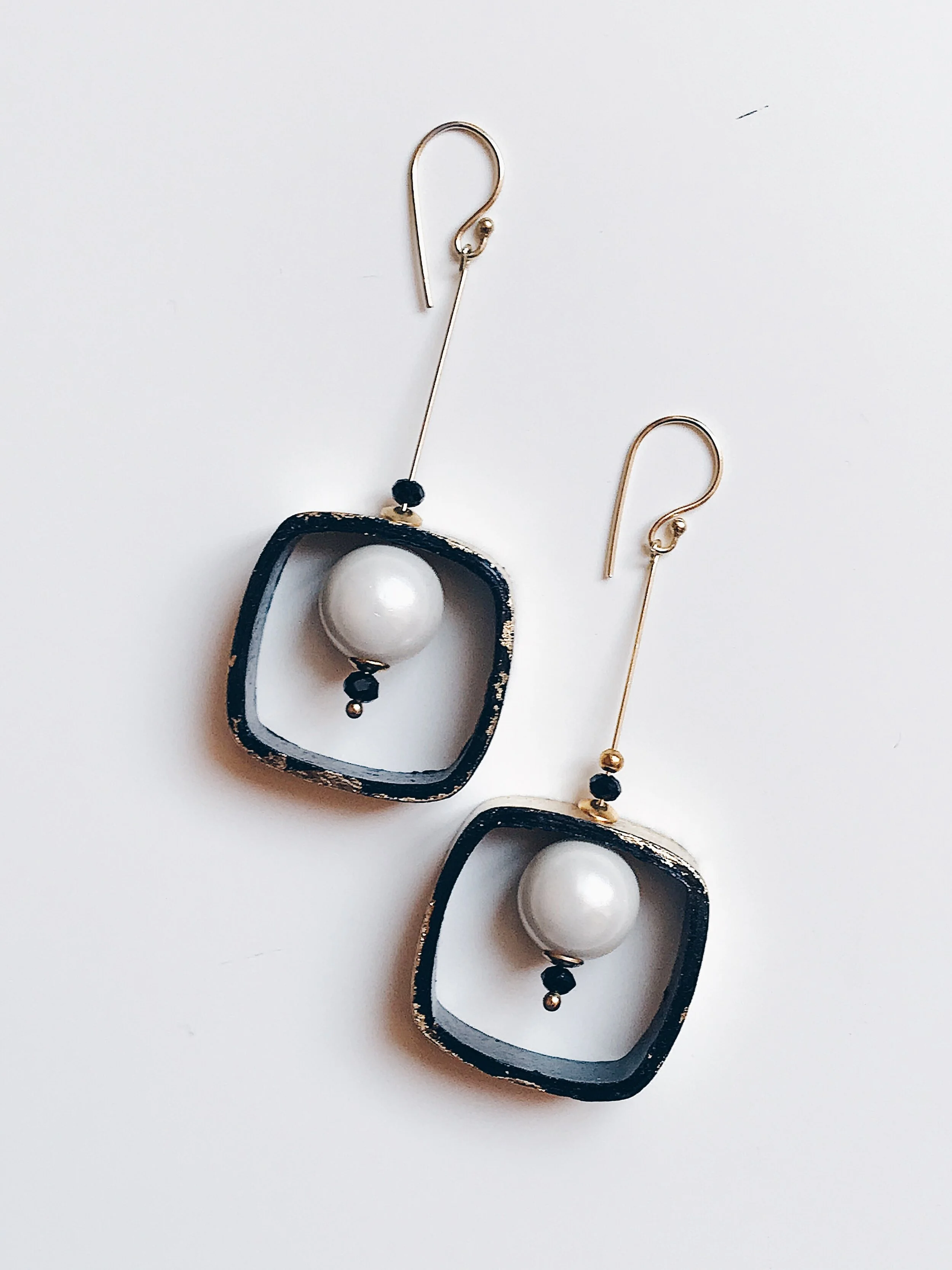 Orecchini "Quadricolors" / oro - nero-perle