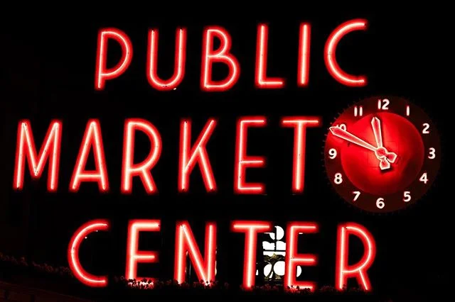 The next 3 pics will be Seattle and then we&rsquo;ll go back to cosplay. This is my new IG format&mdash;thumbs up? (Follow @smorganimages for more cosplay)
.
.
.
.
.
#publicmarketcenter #publicmarket #seattle #pnwphotographer #westcoastphotographer #