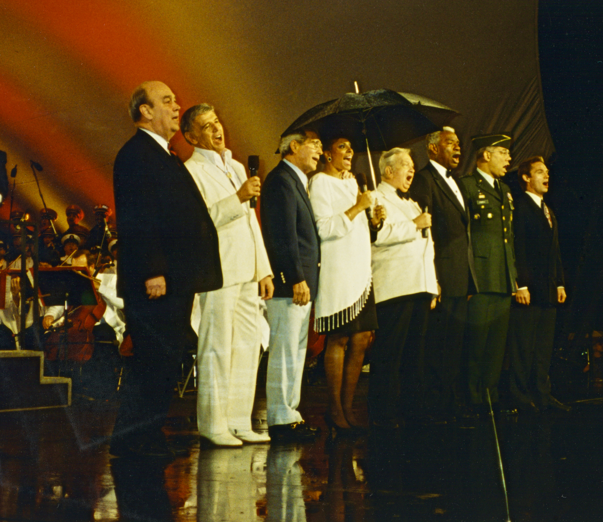 1992 Memorial Day Concert in Washington, DC with stars: Charles Kuralt, Roger Williams, Perry Como, Leslie Uggams, Mel Torme, Ossie Davis, Gen. Colin Powell, and Richard Thomas.