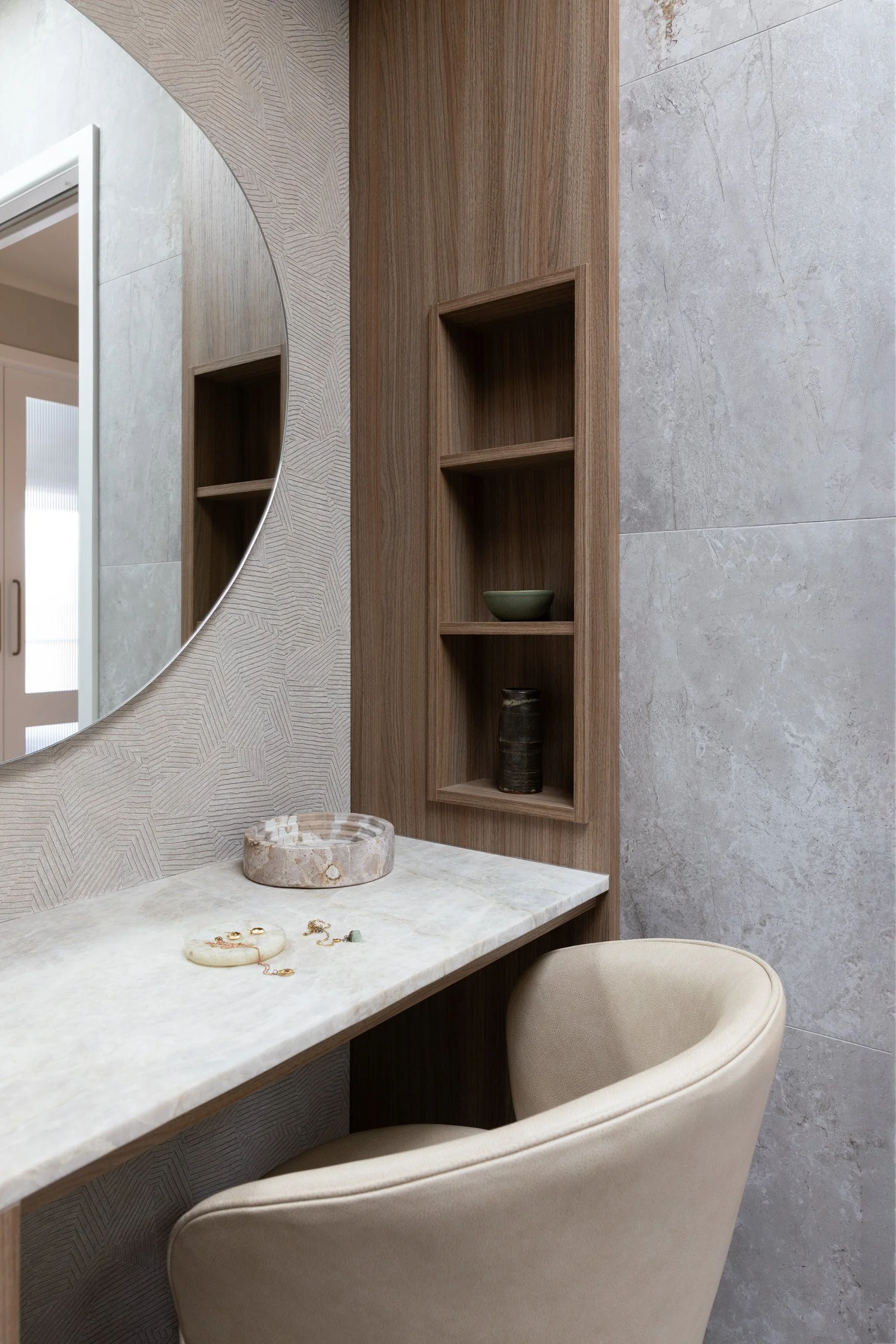 Ensuite Make up table 