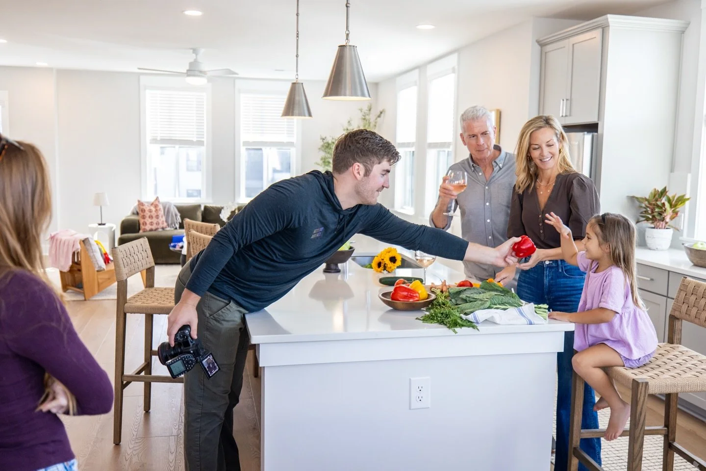 Thank you @withsavage for these behind the scenes from our shoot with @fenlanddi 🤙🏼

As always, thank you to @audreydygertphoto for her assistance and matching my resting face (photo at the end).