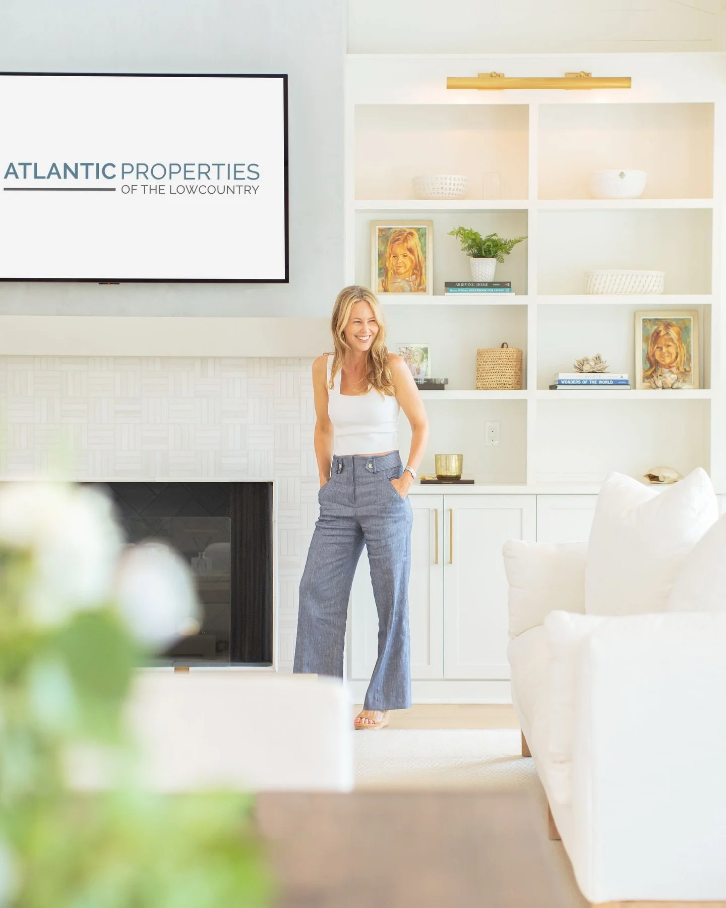 All smiles for Ashley over @atlanticproperties, Congratulations on $1 Billion sold in your career! Honored to have worked with you and your team over the years! 

#charlestonphotography #bostonphotography