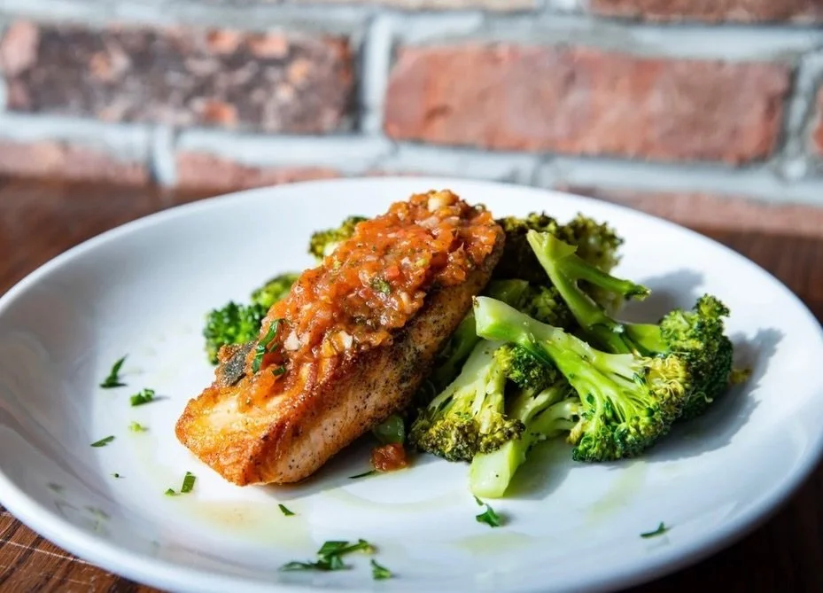 Know Meat Fridays? We&rsquo;ve got you covered. 🐟🍝
From fresh seafood and salmon to delicious pasta dishes &mdash; Dinner is handled.
📍 Frankie &amp; Fanucci&rsquo;s, 301 Mamaroneck Ave, Mamaroneck, NY

Come check us out!