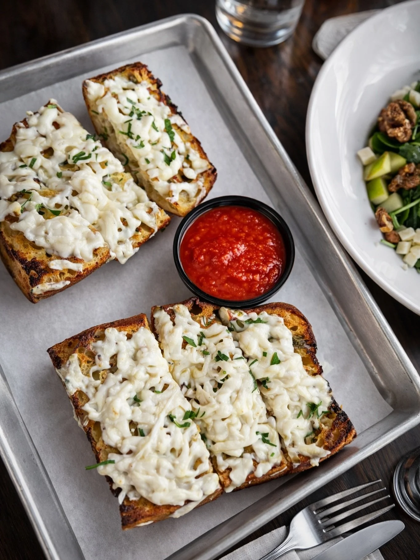 Golden, crispy, and loaded with melty fresh mozz 🤤🔥
This isn&rsquo;t your average garlic bread&hellip; this is the one you order every single time.

#GarlicBreadGoals #FreshMozz #WestchesterEats #FoodieFinds #CheesePull