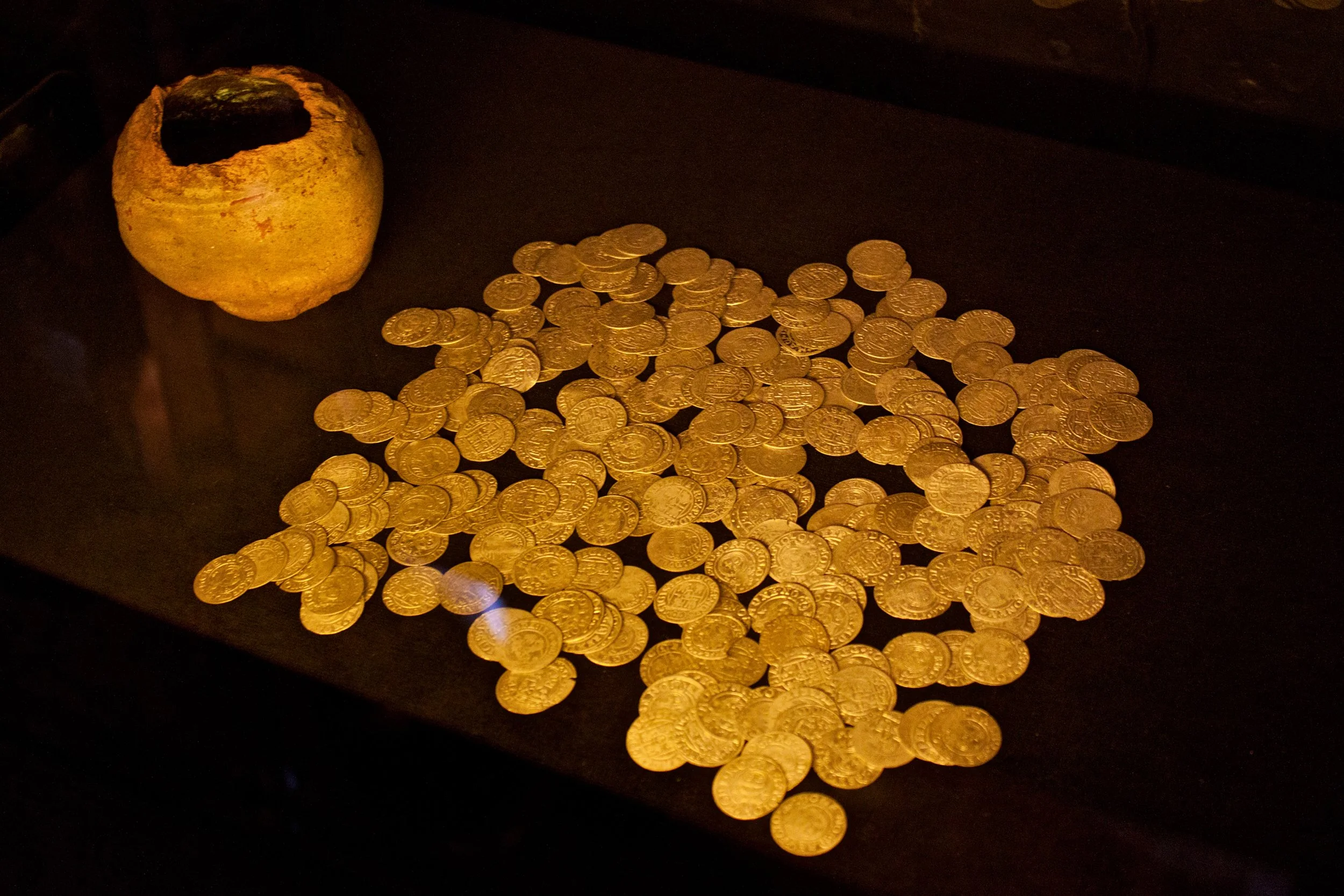 A Guide to Zakat: Types of Zakat, Their Conditions, Etiquettes, and Timing