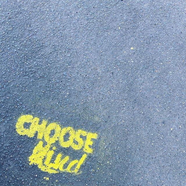 PSA: Choose kind 💛⁣
⁣
Spotted this at the park with my daughter a few days ago.⁣ I hope to instill the quality of kindness in her, to teach her to treat everyone with respect and to always lead by example.
⁣
Choose kind in your own mind. ⁣
⁣
Choose 