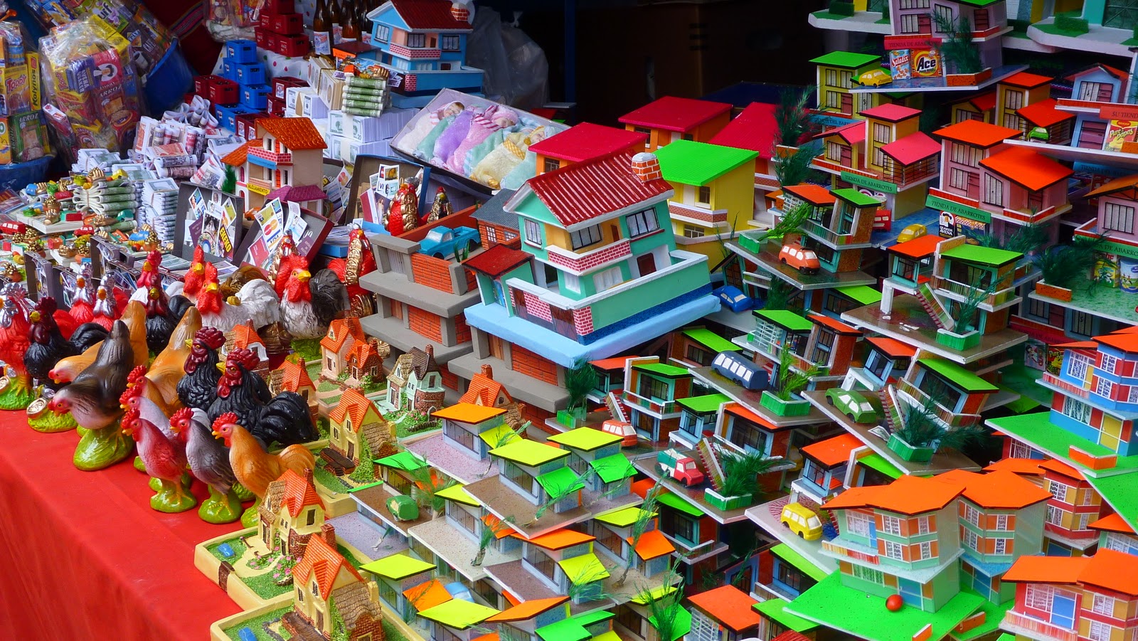 Various handmade miniatures (Photo: Bolivian Embassy in Seoul)