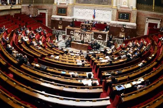 [프랑스] 국회 안의 분열은 살아있는 민주주의의 표시