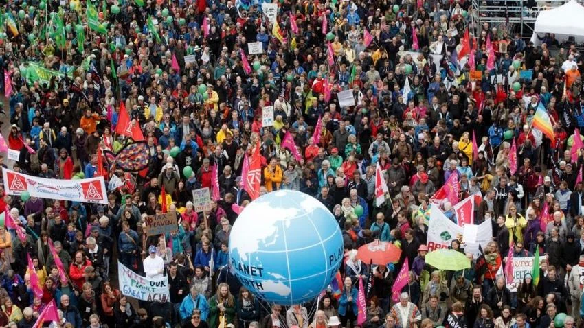 G20 반대 시위 참가자들 경찰의 폭력적 탄압에 맞서며 더 나은 세상을 요구하다