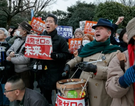 [전문번역] 에너지 소국 일본의 선택(14) - 원전 사고 피해와 거세지는 반전론