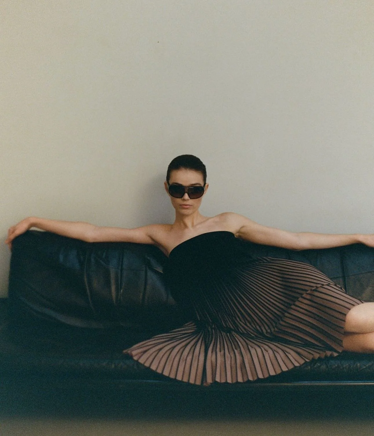 Shot by the lovely team  in our space🤍

@isabel_bronts
@frederikeschut 
@adrianakolff 
@carlijnvdboogaard 
@estelle.glattli 

Would you also like to shoot portfoliowork? We would love to hear from you! 🤍