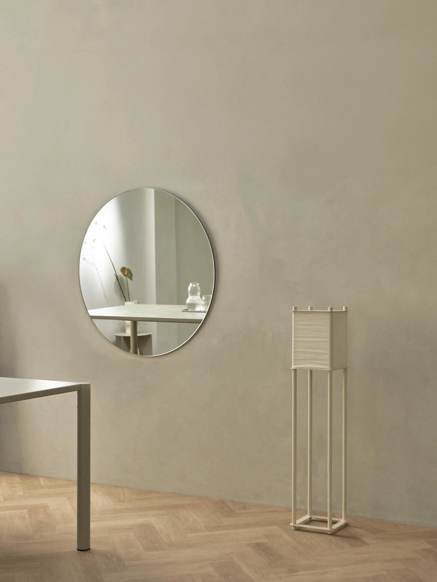 @robuustamsterdam collection shot in our space 🤍

Team:

Creative direction + styling @annemertens.work 
Photography @n___j____s 
Video @karlijntiebot 
and @lauritabanita