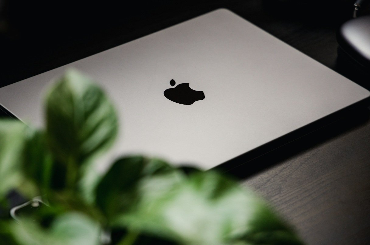 MacBook Air A1466 Screen Replacement Dublin.jpg