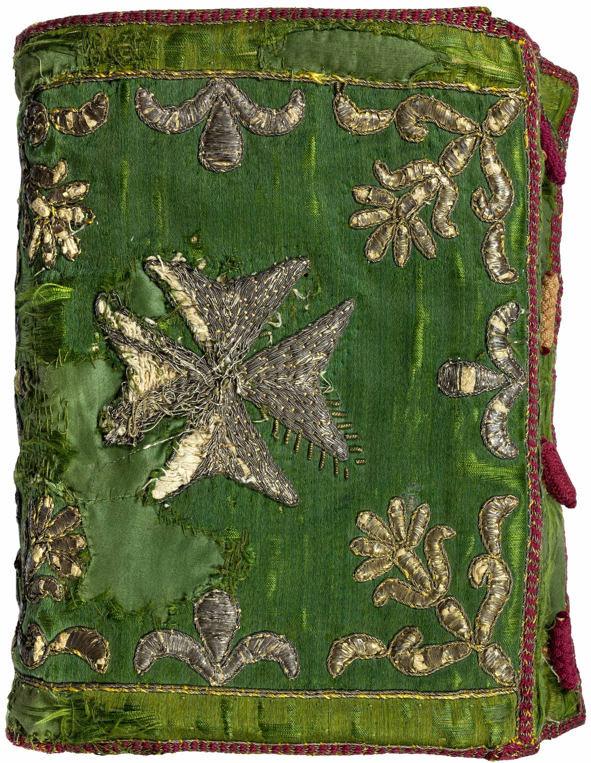 Saint-Carlo-Borromeo-reliquary-bible-plantin-1565-silk-01.jpg