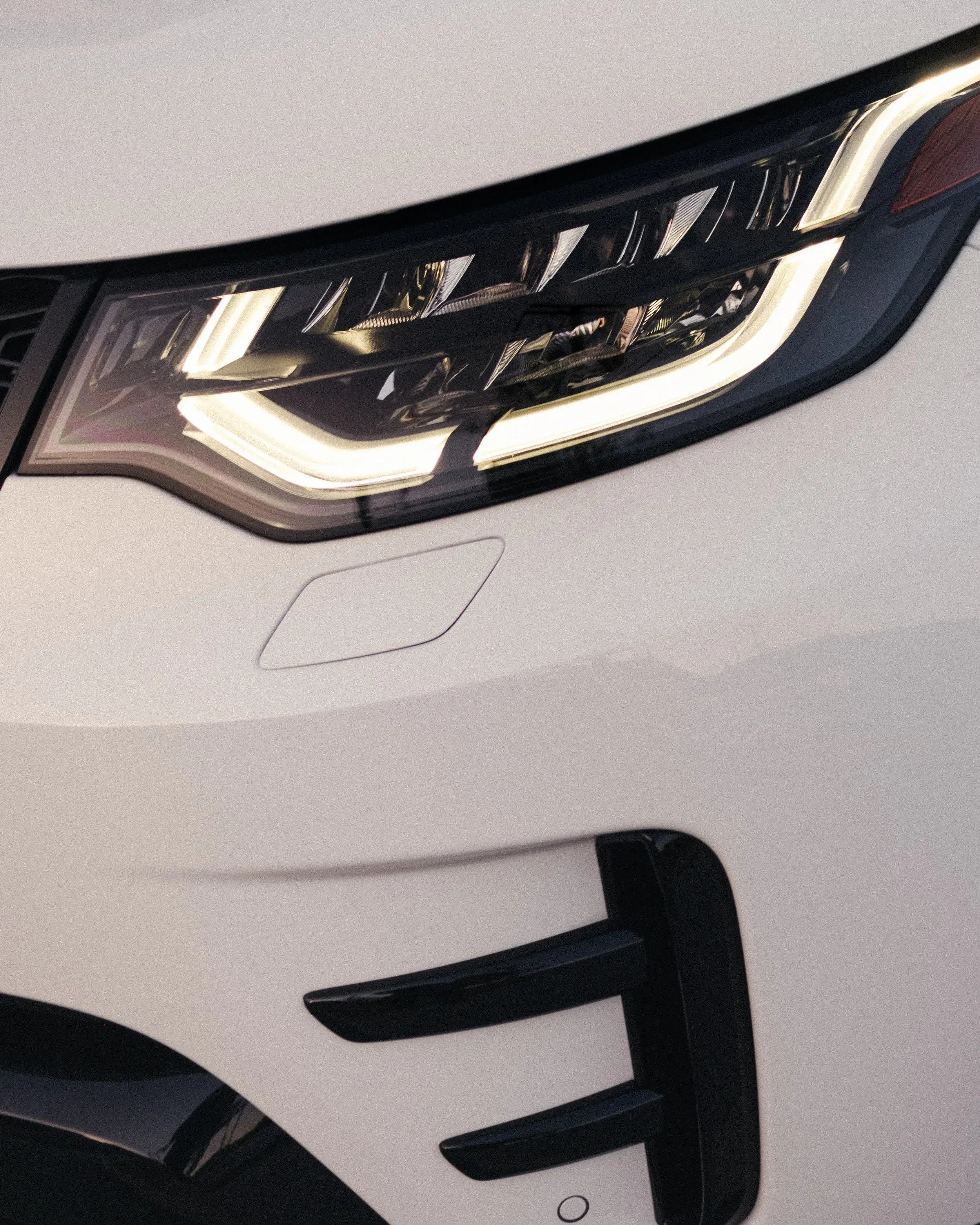Landrover_Headlights.webp