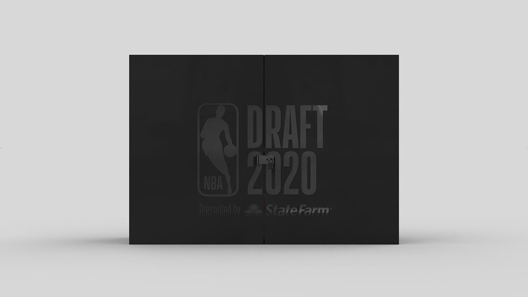 Here&rsquo;s a more in-depth look at the NBA Draft Gift Locker that players received ahead of the #NBADraft  As we previously covered, The locker includes 30 NBA team hats, personalized NBA Draft basketball, gifts from NBA Partners Beats and Oculus, 