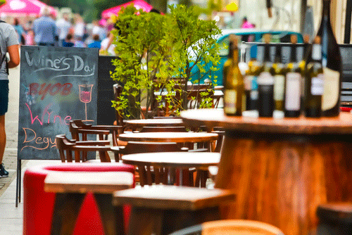 Resturant-Outdoor-Tables.gif