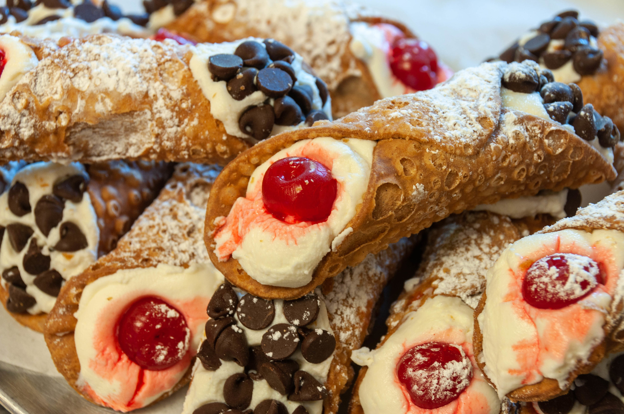 Cannoli's 3.jpg