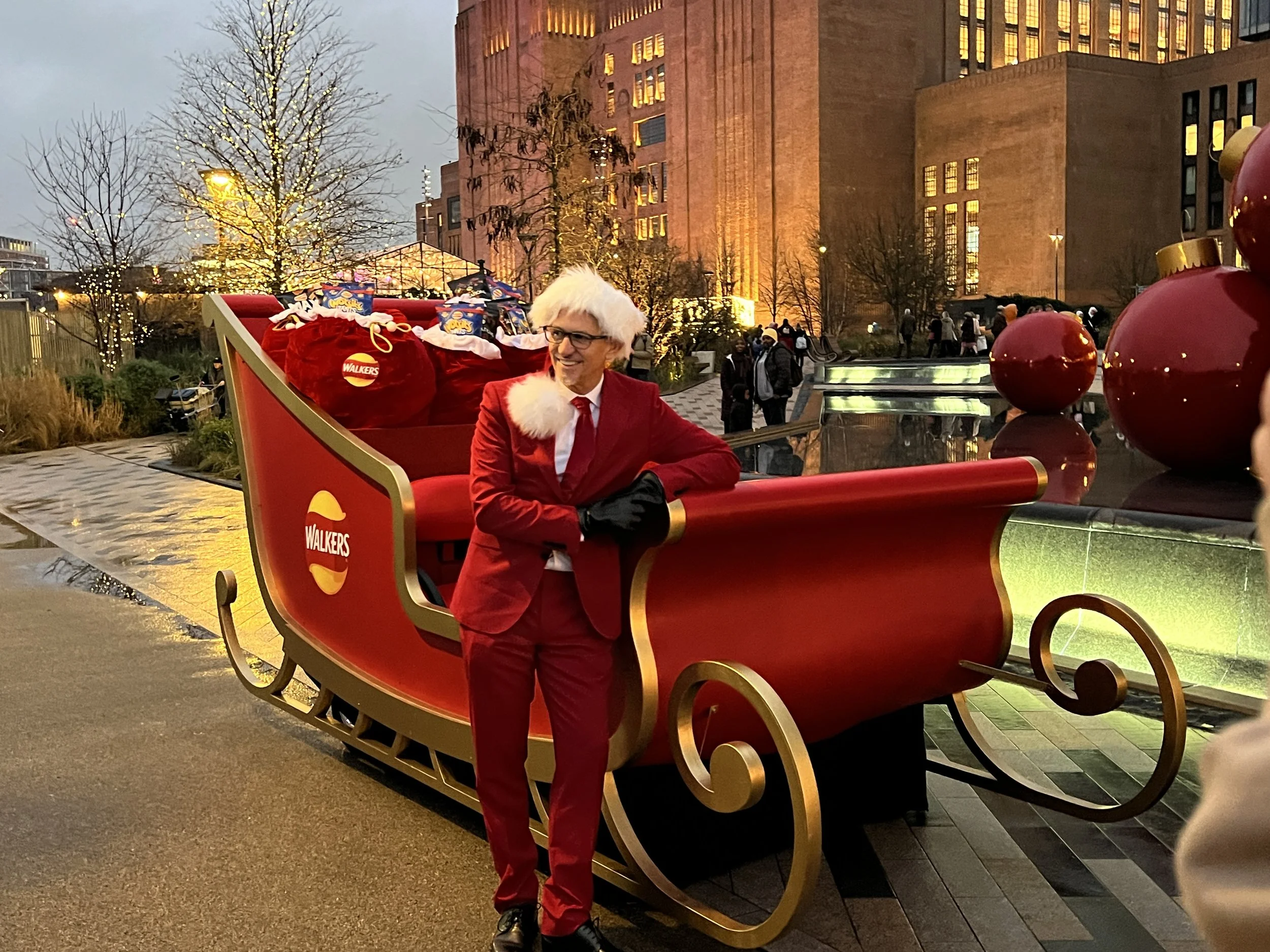 Gary Lineker is Father Crispmas