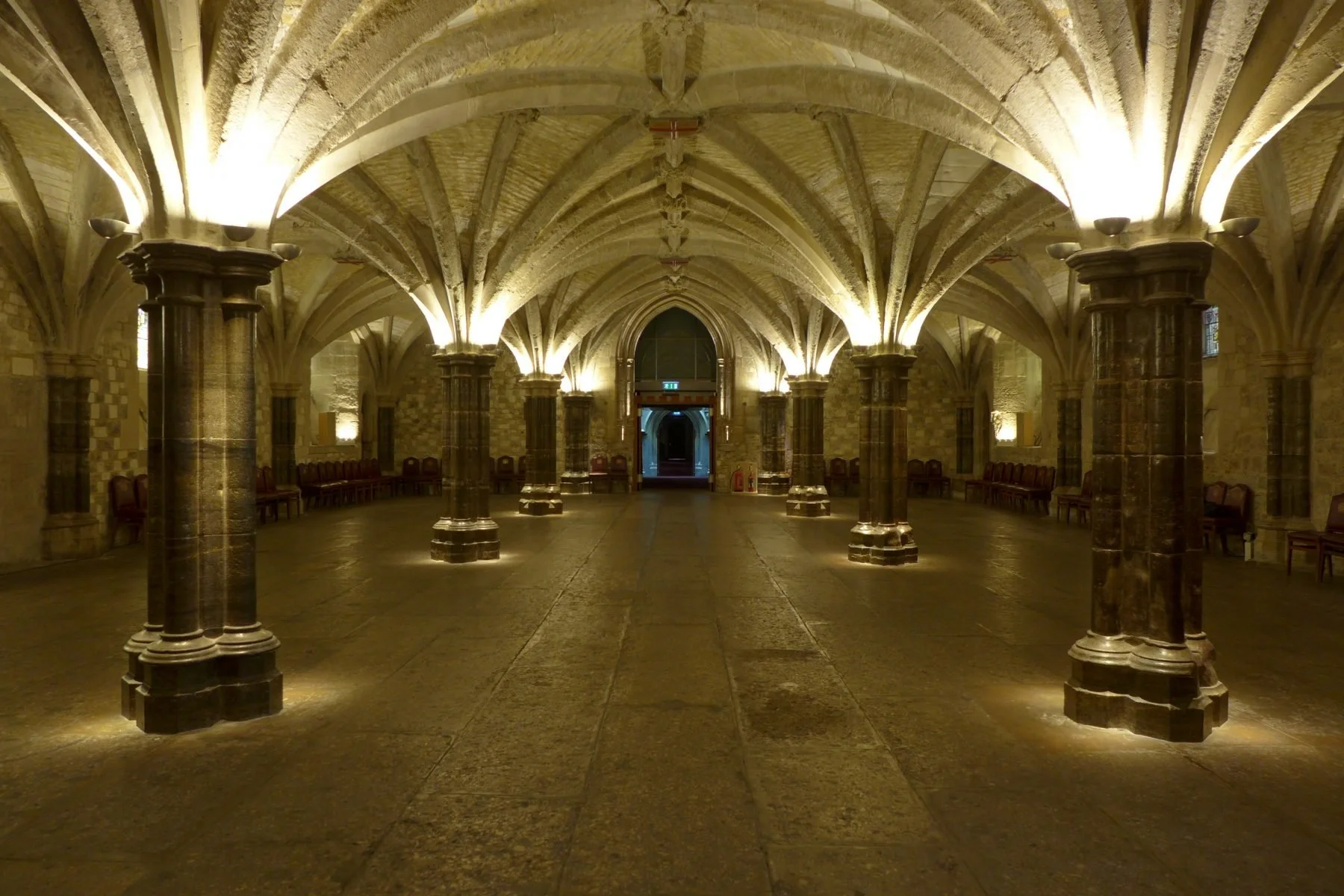 Luke Jackson vaulted.jpeg