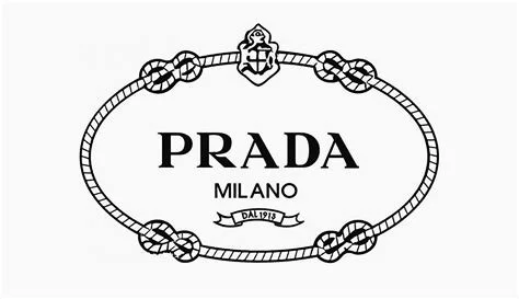 prada-1094370716.jpg