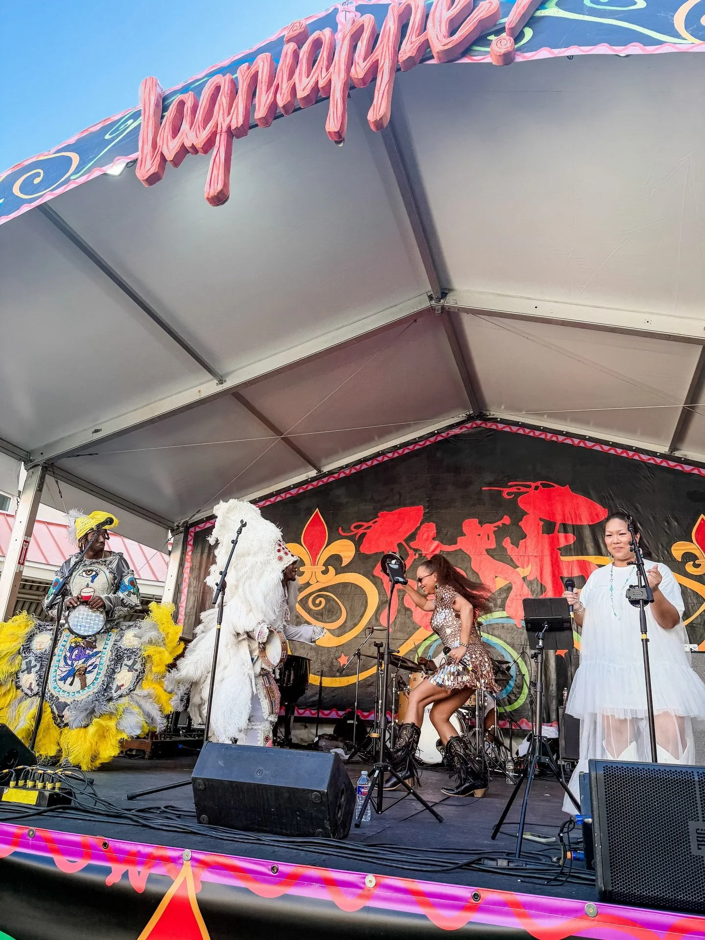 A whole lotta work and some damn good music. @jazzfest week ✌🏻

A big shout out to @neworleanssongbird Robin Barnes for a (very) successful debut album launch! Listen to LOUISIANA LOVE now, available on all streaming platforms! #DiamentPR