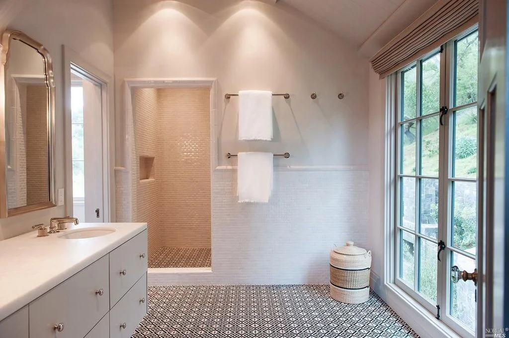 Winding Way_bathroom.jpg