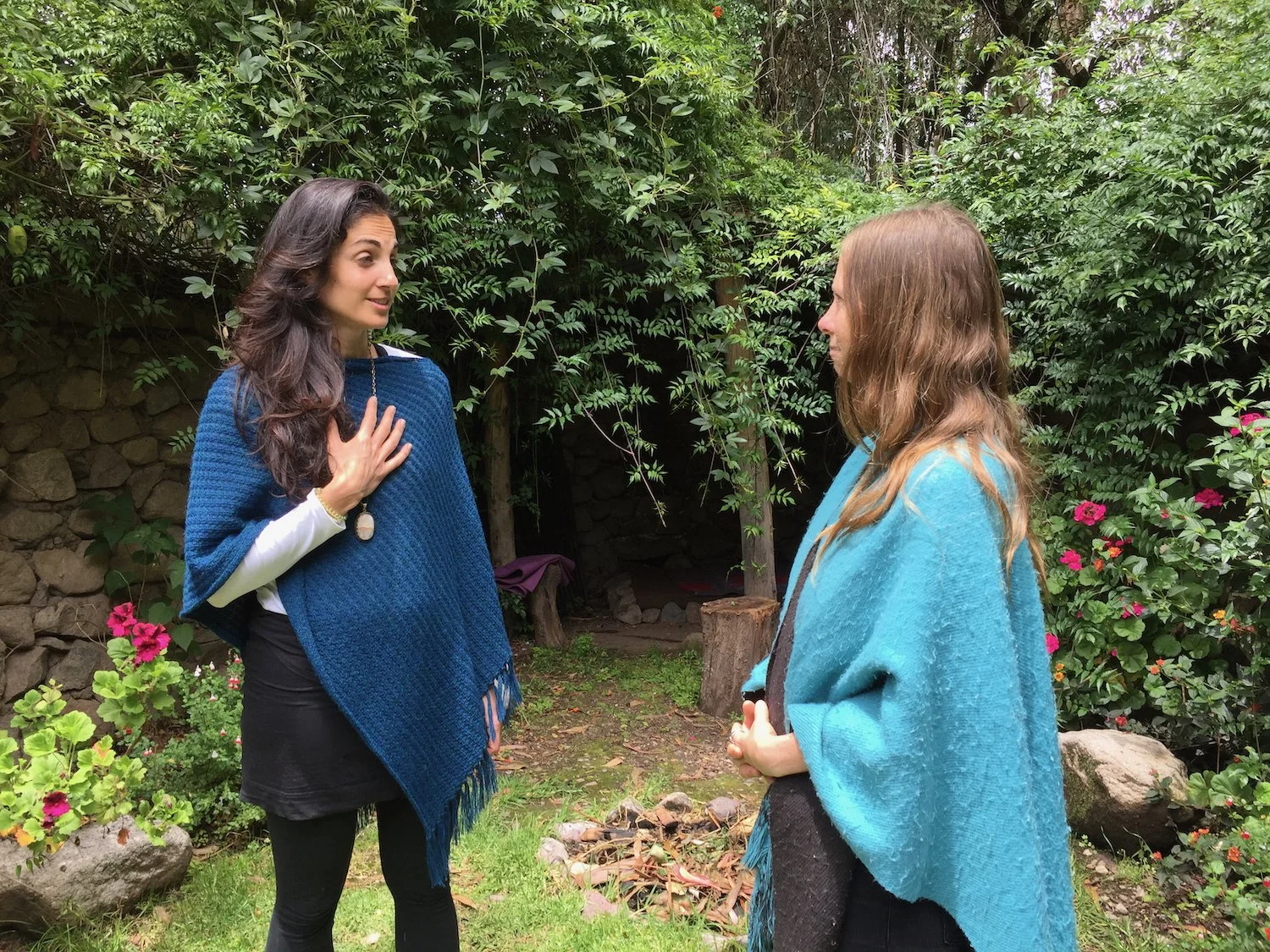 Shamanic teacher Diana, mentoring a woman in nature, shamanic school, Aynua Amazonas, Peru