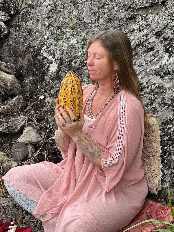 Shamanic teacher Diana Deer Hawk, ceremonial cacao ritual, cacao ceremony facilitator advanced training, Aynua Amazonas, Peru