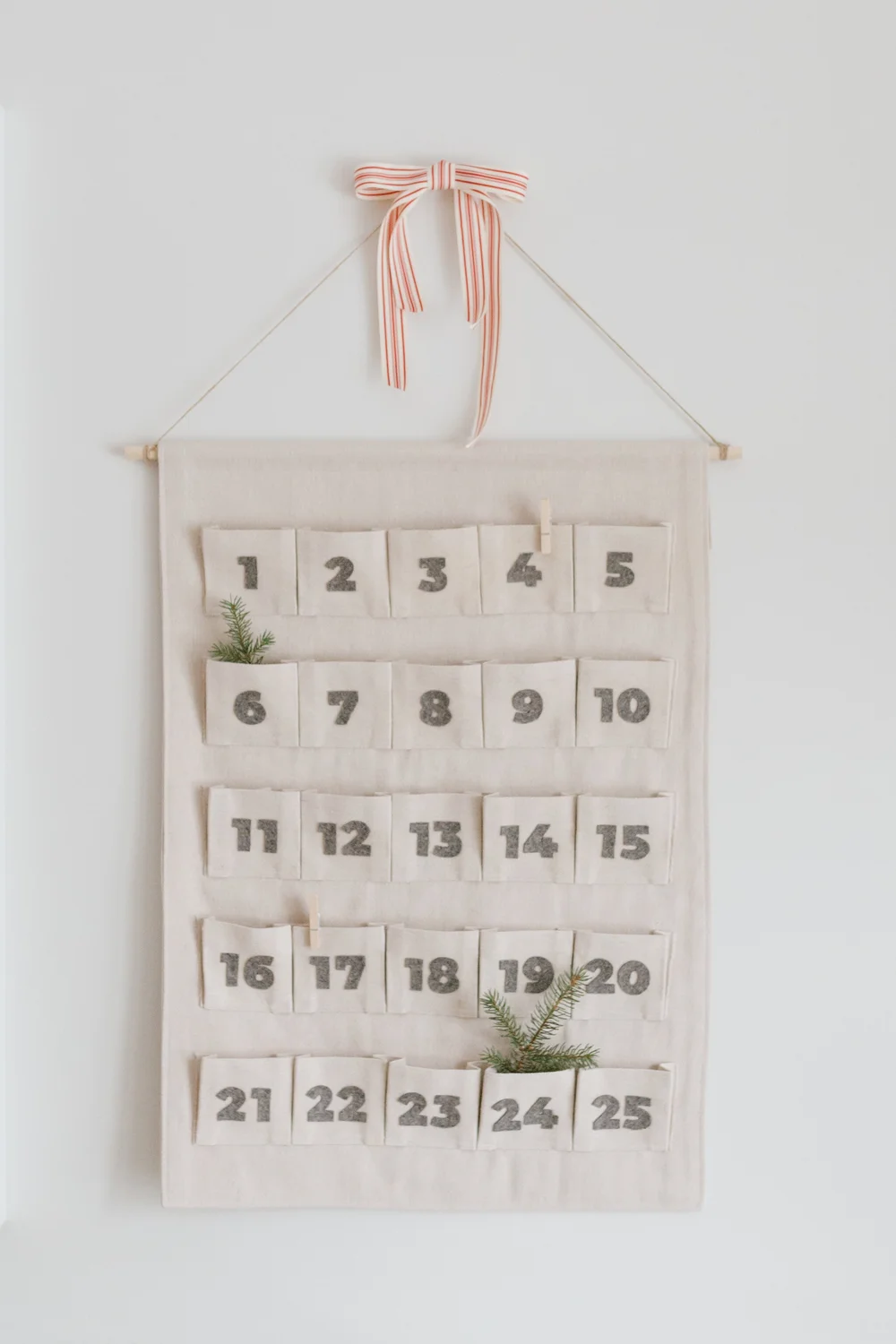 diy canvas pocket modern advent calendar — emelbe design