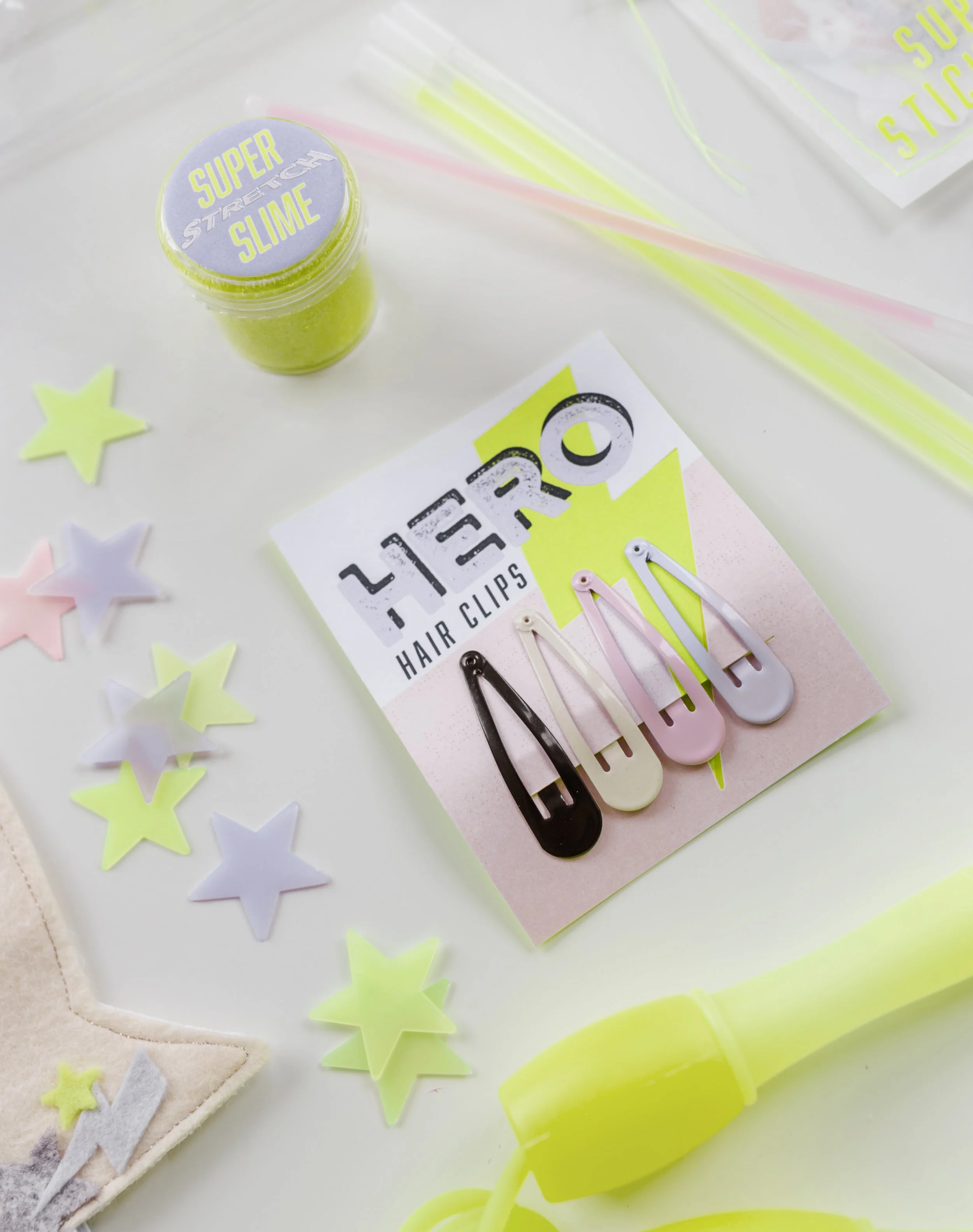 superhero party hair clip favor cards — emelbe design