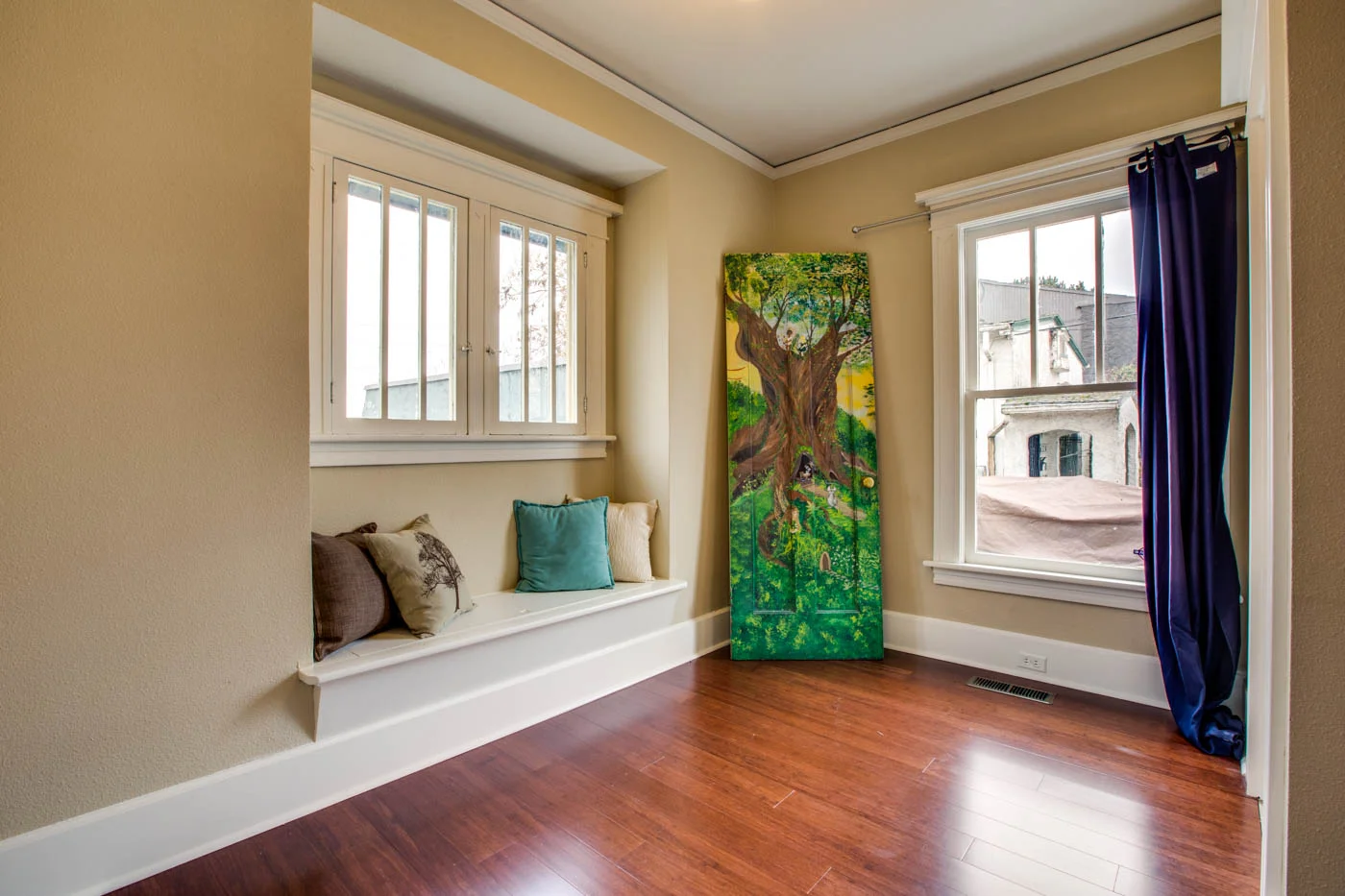 living rm_annex_main_5314 SE Milwaukie Ave_018_webres.jpg