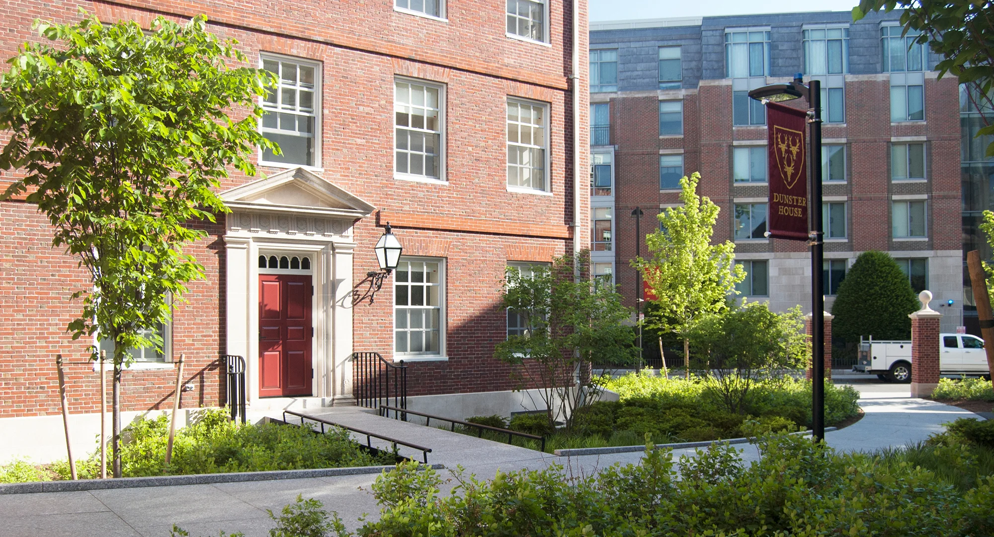 During the past fifteen years, STIMSON has collaborated with numerous architects, consultants, and steering committees at Harvard University to implement and build landscape projects at various scales across campus. This series of projects includes three dormitory landscapes as a part of Harvard’s billion dollar renewal program for the River House district of campus. The designs include outdoor gathering spaces, dining, seating, and contemplation gardens, as well as streetscapes and entryways. Careful attention was paid to historic context, existing historic trees, and materials, as well as to the careful integration of landscape with architectural modifications to allow for accessibility and modern dormitory programming. Collaborators Kieran Timberlake Architects Photography Ngoc Doan STIMSON