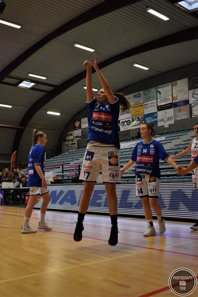 Dames A ploeg compleet, welkom Celine de Vlaminck &amp; Jirka Van Impe!