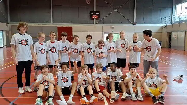 Onze 50 deelnemers aan het u8-u12-kamp werden de voorbije week stevig gechallenged door onze coaches. #wegrowtalent Op de laatste dag kregen ze allen hun welverdiende #amonjeugdgentsongoesBOOM💥-t-shirt en sturen ze hun support naar de ploegen in de 