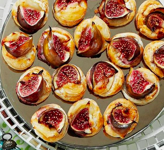 Fig and goat’s cheese puffs