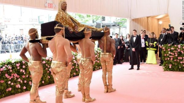 Billy Porter wearing The Blonds. GETTY IMAGES