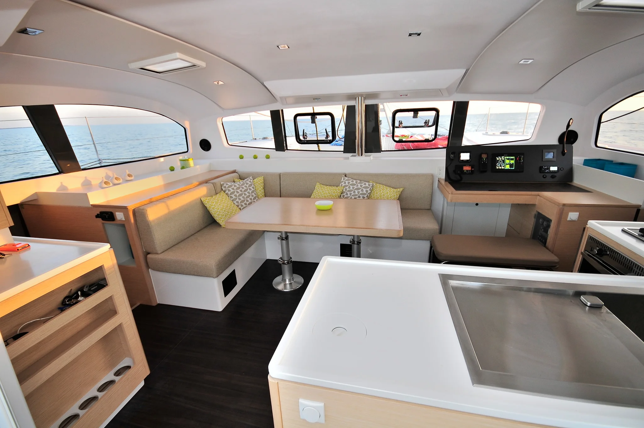 Outremer 45 Saloon.jpg