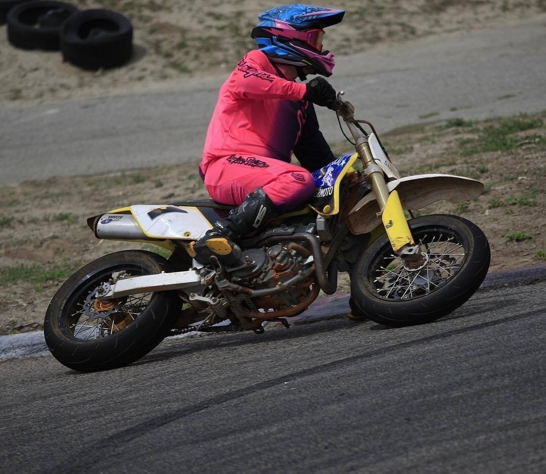 I'm voting this bike for fastest consistent lap times per dollar spent. @seriousbadass on our old #1 school bike. Pretty sure we gave this bike away at one of our bike giveaway days. That may have been a mistake. #drz400sm #pinkpower