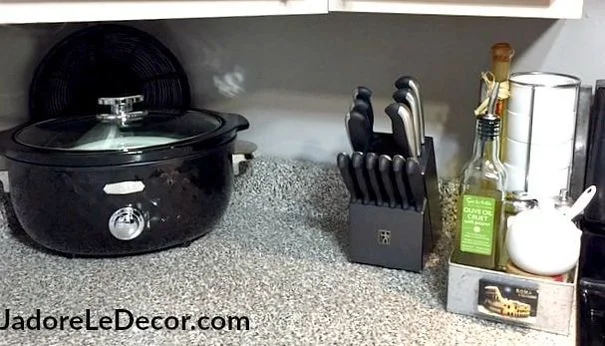 How to organize your small kitchen like a professional | www.JadoreLeDecor.com | Small home organization, kitchen organization