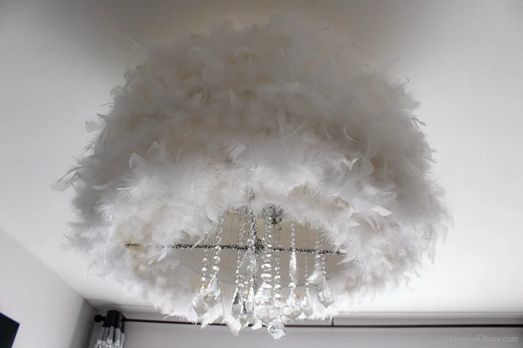 www.JadoreLeDecor.com | Let me introduce you to an amazing pillow by Nectar while I create the perfect "cloud" to sleep under in my bedroom. | DIY | Small Bedroom | Foam Pillow Review | Interior Styling
