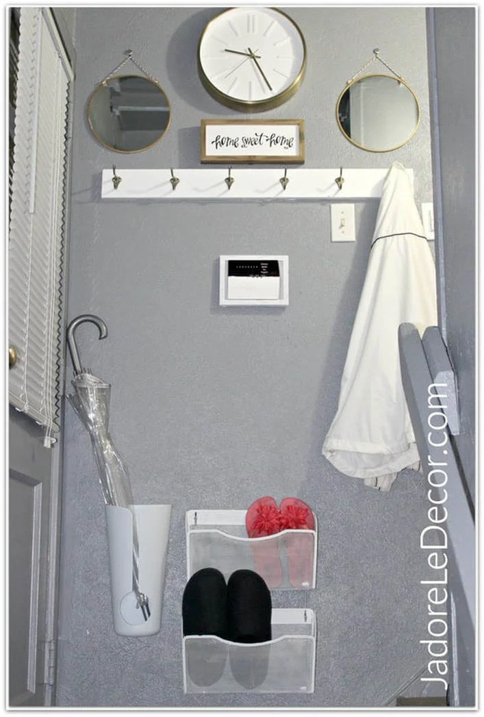 www.JadoreLeDecor.com | Practical tips on how to fake an entryway and organize it in a way that functions well for the home. | Small Foyers, Small Space Organization | Whole House Organization Challenge