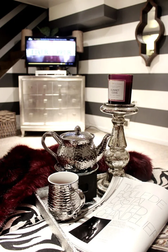 www.JadoreLeDecor.com | We’re back on track with week eight of the whole house organization challenge. Today we’re heading to the family room | Small space organization