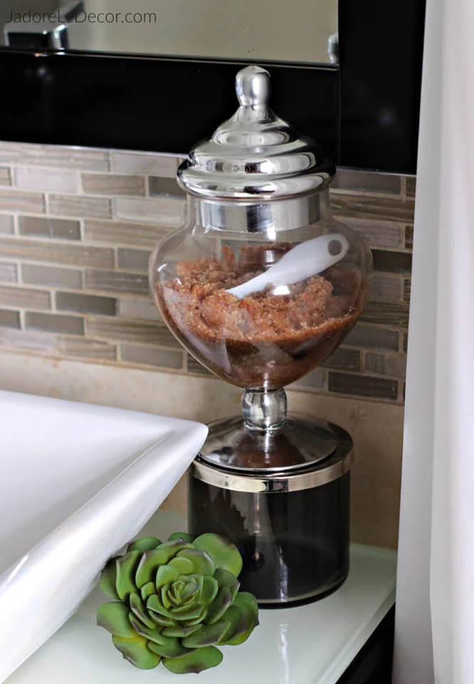 www.JadoreLeDecor.com | Hot to create a soothing treat for tired hands. | Personal Care | DIY Sugar Scrub