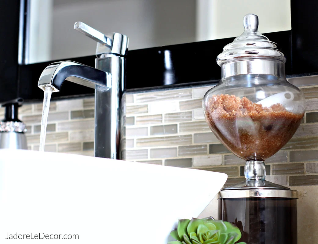 www.JadoreLeDecor.com | Hot to create a soothing treat for tired hands. | Personal Care | DIY Sugar Scrub