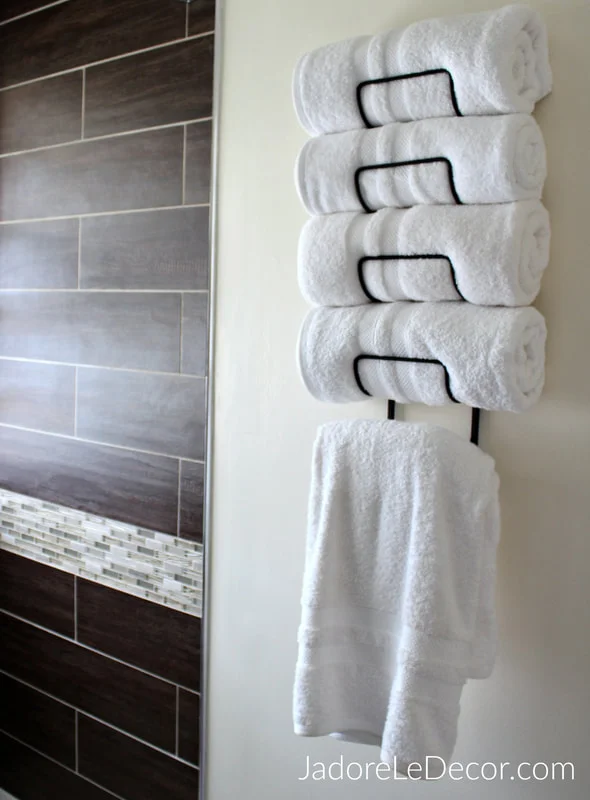 www.JadoreLeDecor.com | An alternative solution to the area behind the commode.| Small space living | Small bathroom