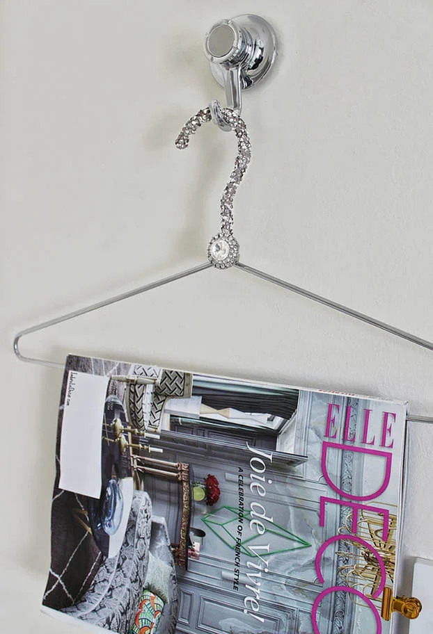 www.JadoreLeDecor.com | An alternative solution to the area behind the commode.| Small space living | Small bathroom